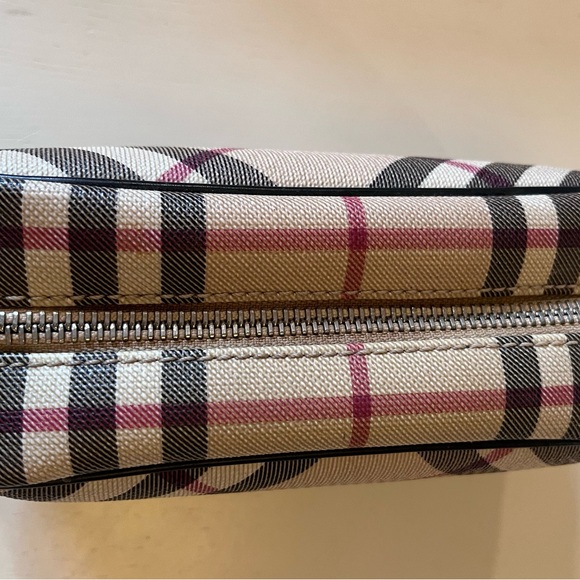 Burberry Nova Check cosmetic bag and/or vanity case. - Picture 4 of 16
